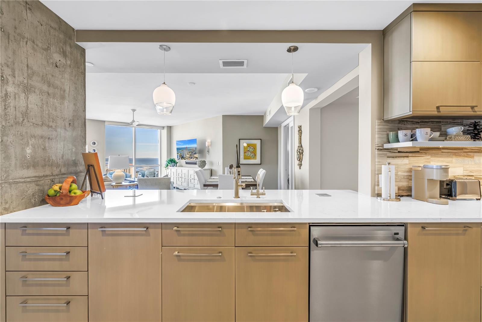 St Petersburg, Florida, 33701, United States, 2 Bedrooms Bedrooms, ,2 BathroomsBathrooms,Residential,Active,2012232