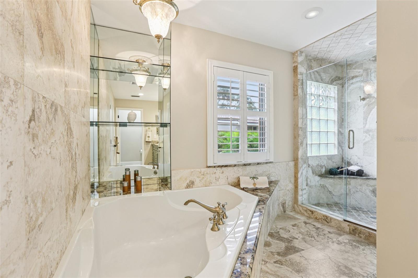 St Petersburg, Florida, 33705, United States, 4 Bedrooms Bedrooms, ,4 BathroomsBathrooms,Residential,Active,1927682