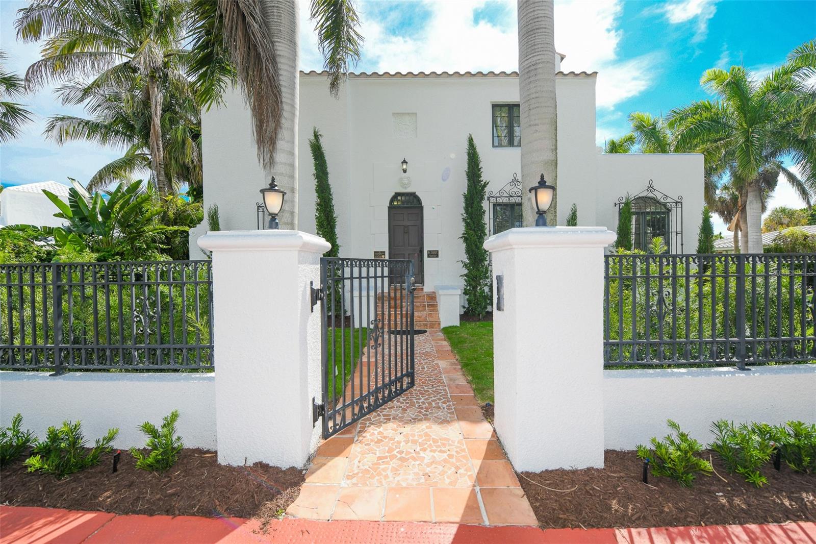 Sarasota, Florida, 34236, United States, 4 Bedrooms Bedrooms, ,4 BathroomsBathrooms,Residential,Active,2045025