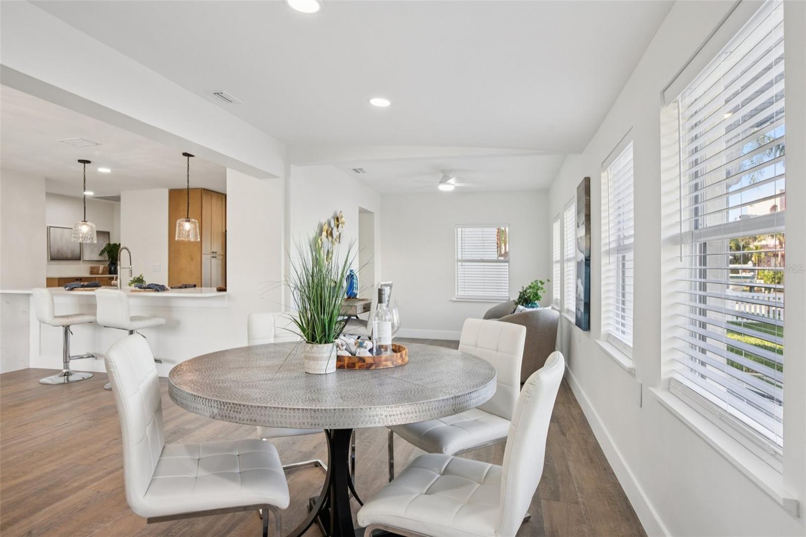 St Petersburg, Florida, 33703, United States, 3 Bedrooms Bedrooms, ,2 BathroomsBathrooms,Residential,Active,2001373