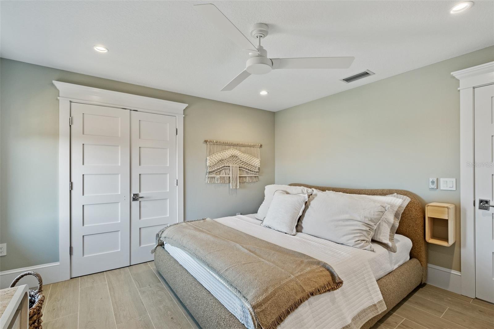 Anna Maria, Florida, 34216, United States, 7 Bedrooms Bedrooms, ,8 BathroomsBathrooms,Residential,Active,1892423