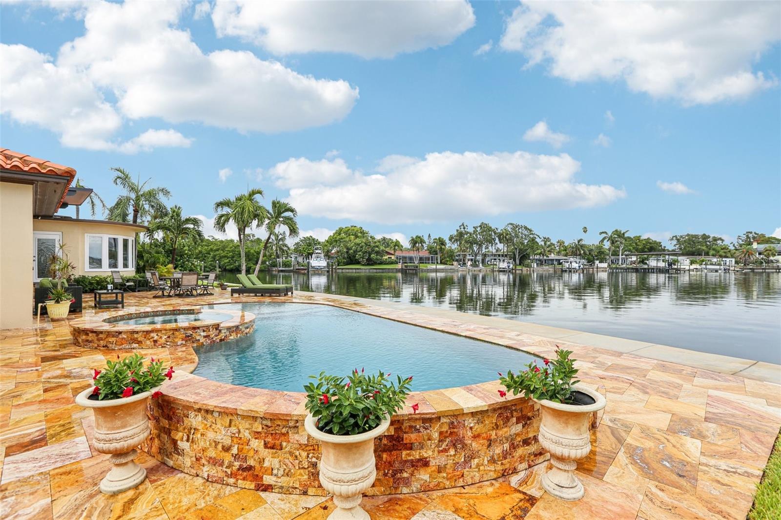 St Petersburg, Florida, 33705, United States, 4 Bedrooms Bedrooms, ,4 BathroomsBathrooms,Residential,Active,1927682