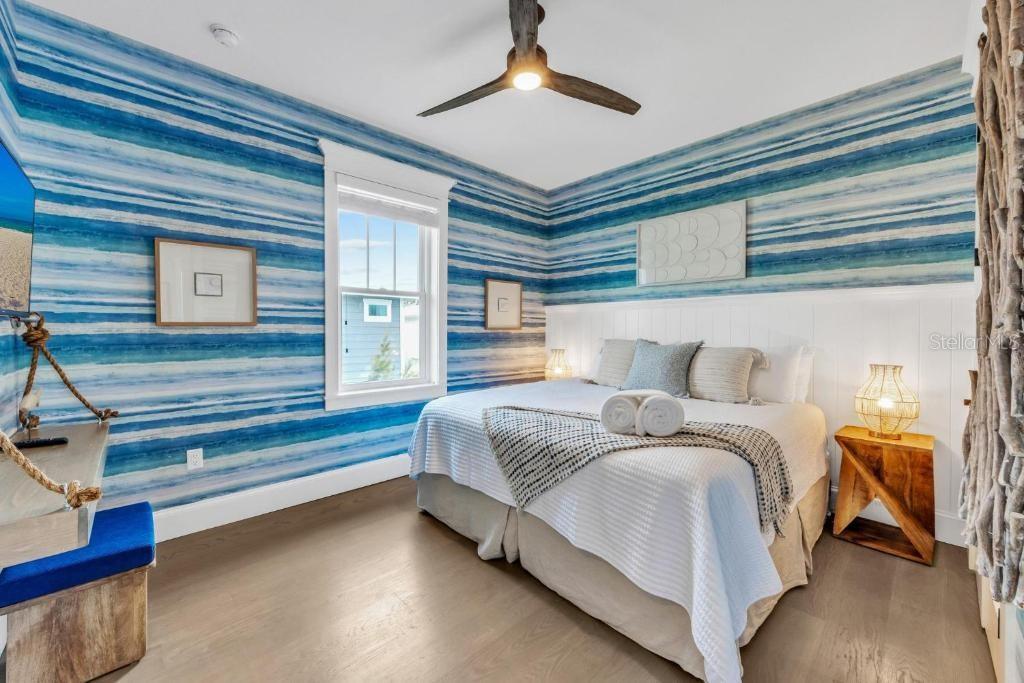 Bradenton Beach, Florida, 34217, United States, 5 Bedrooms Bedrooms, ,6 BathroomsBathrooms,Residential,Active,1908168