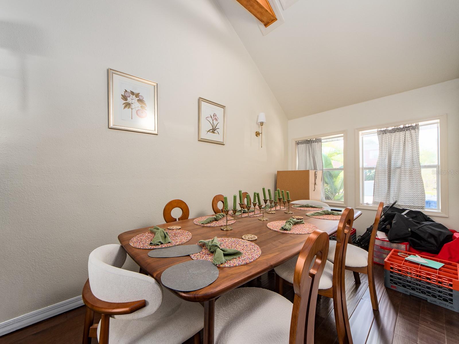 St Petersburg, Florida, 33705, United States, 6 Bedrooms Bedrooms, ,4 BathroomsBathrooms,Residential,Active,1986869