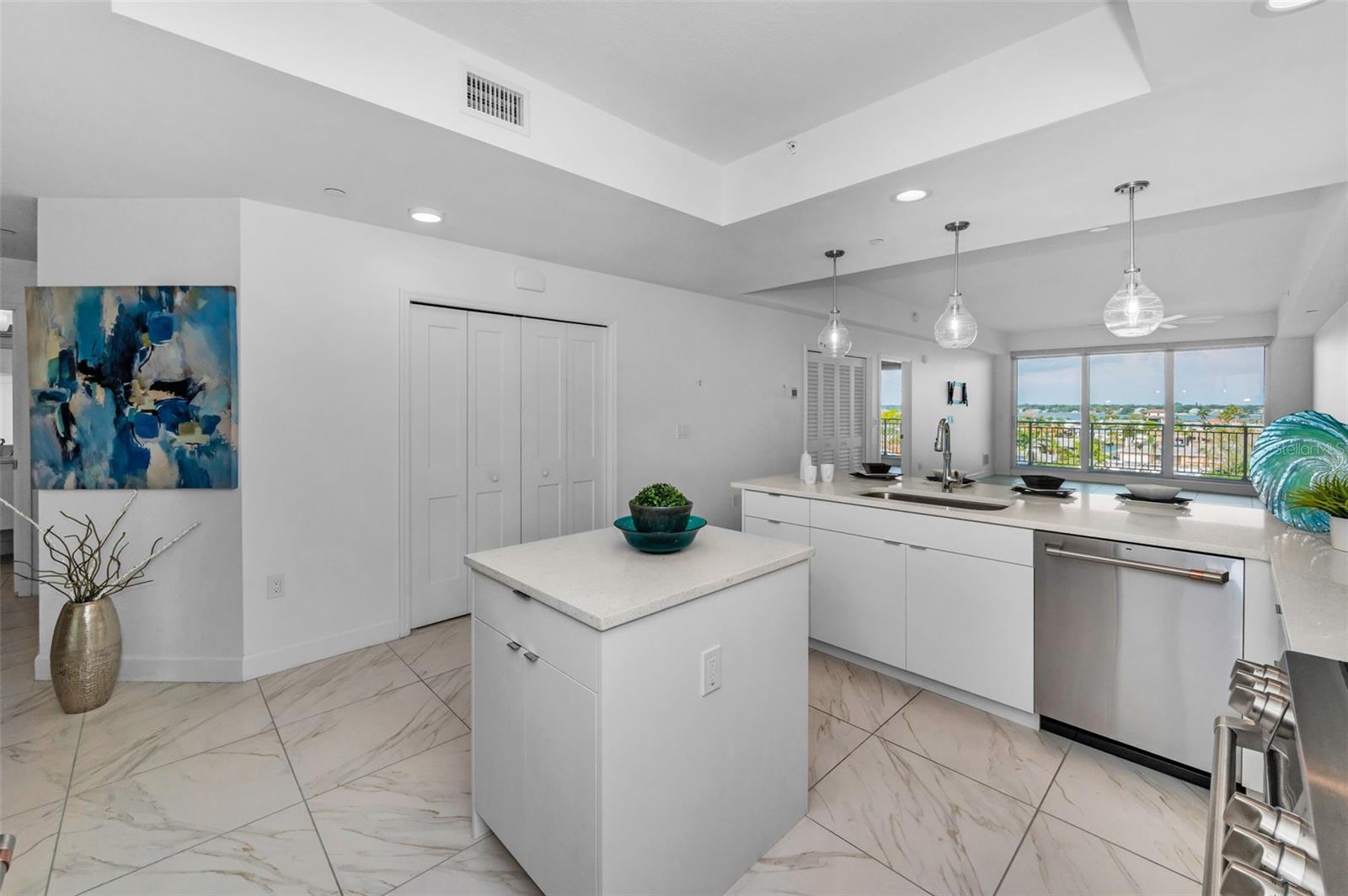 Clearwater Beach, Florida, 33767, United States, 3 Bedrooms Bedrooms, ,2 BathroomsBathrooms,Residential,Active,1998584