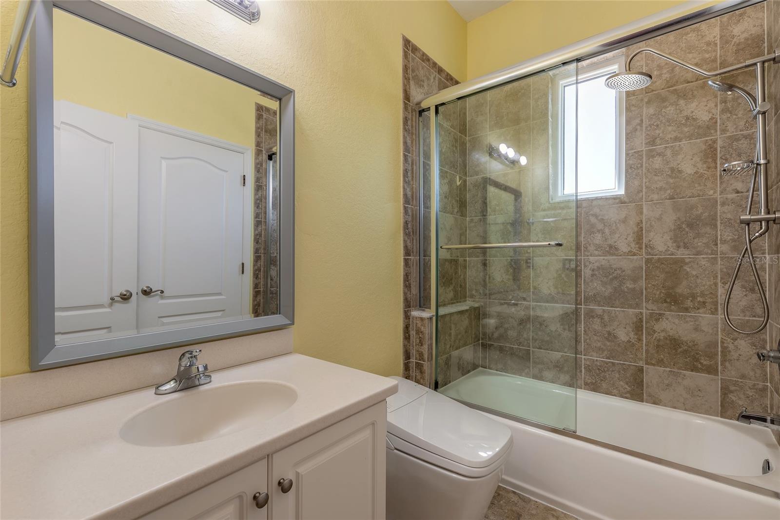 Daytona Beach, Florida, 32124, United States, 5 Bedrooms Bedrooms, ,4 BathroomsBathrooms,Residential,Active,1945086