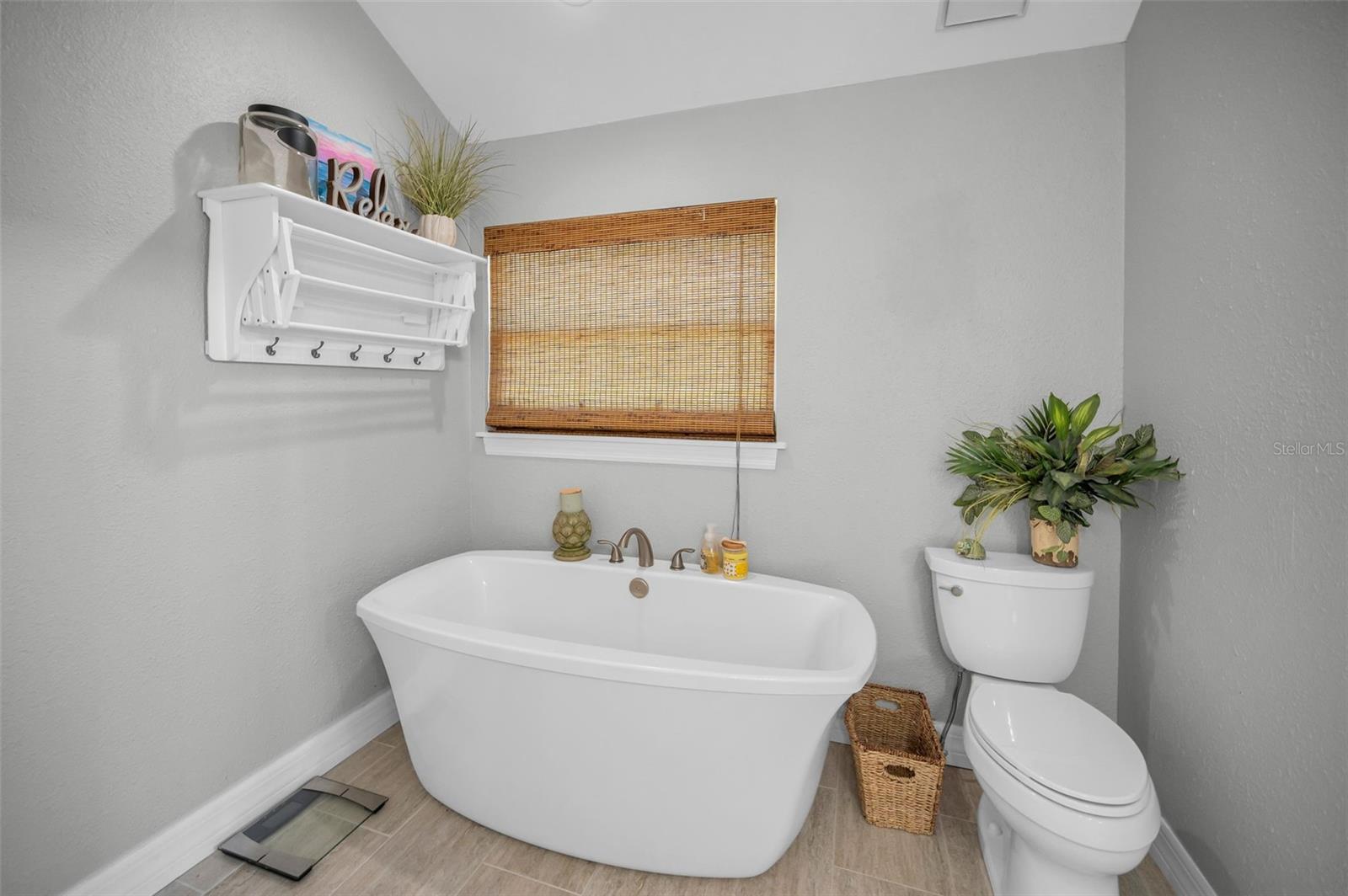 Palm Harbor, Florida, 34683, United States, 3 Bedrooms Bedrooms, ,3 BathroomsBathrooms,Residential,Active,2001068