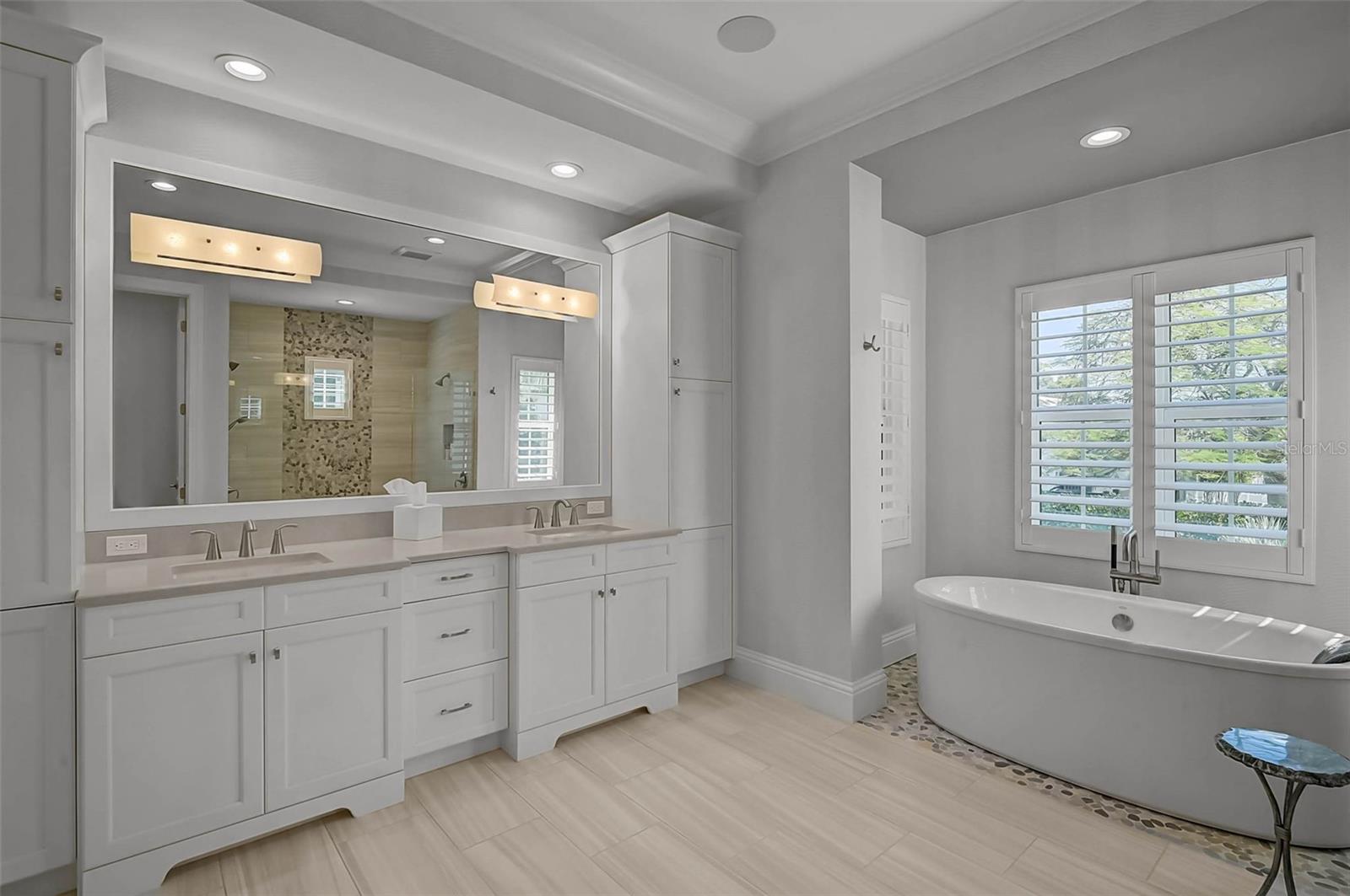 Sarasota, Florida, 34236, United States, 5 Bedrooms Bedrooms, ,6 BathroomsBathrooms,Residential,Active,1972132