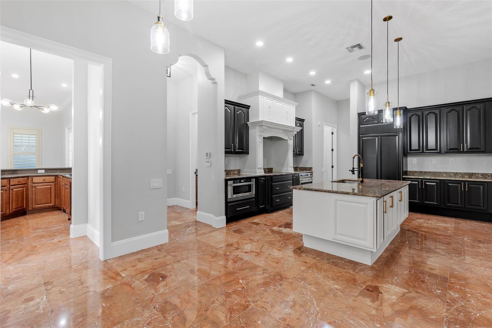 Brandon, Florida, 33510, United States, 6 Bedrooms Bedrooms, ,7 BathroomsBathrooms,Residential,Active,1905348