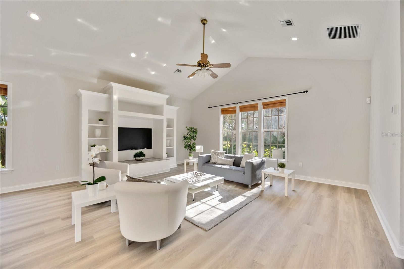 Nokomis, Florida, 34275, United States, 5 Bedrooms Bedrooms, ,5 BathroomsBathrooms,Residential,Active,1905473