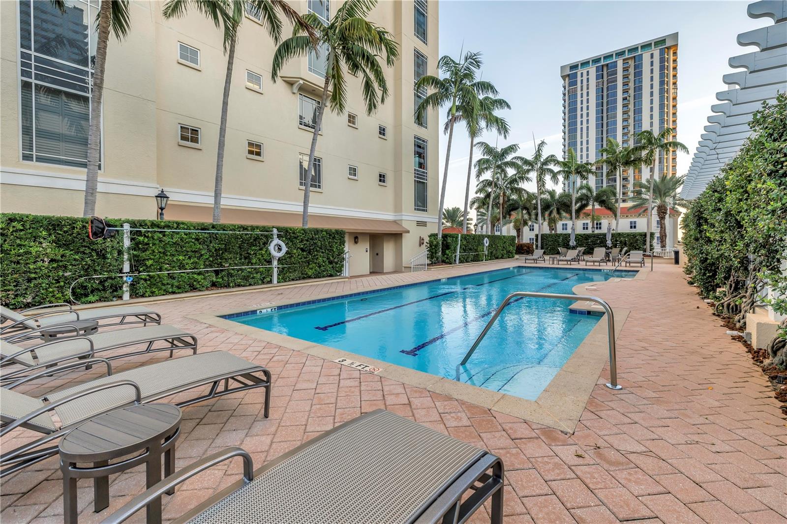 St Petersburg, Florida, 33701, United States, 2 Bedrooms Bedrooms, ,3 BathroomsBathrooms,Residential,Active,1993954