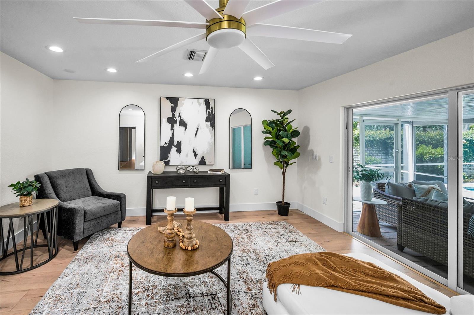 Tampa, Florida, 33609, United States, 4 Bedrooms Bedrooms, ,4 BathroomsBathrooms,Residential,Active,1880304