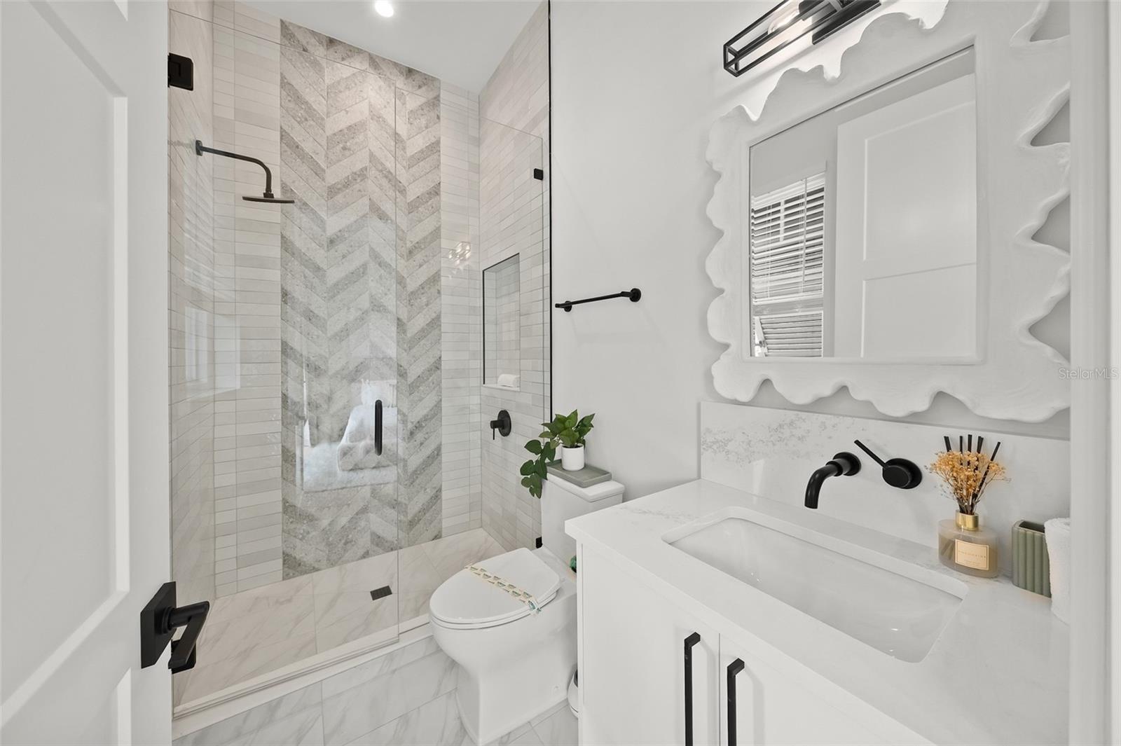 Sarasota, Florida, 34242, United States, 4 Bedrooms Bedrooms, ,5 BathroomsBathrooms,Residential,Active,1922294