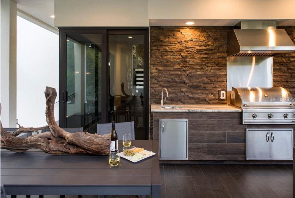 St Petersburg, Florida, 33704, United States, 4 Bedrooms Bedrooms, ,4 BathroomsBathrooms,Residential,Active,2007191