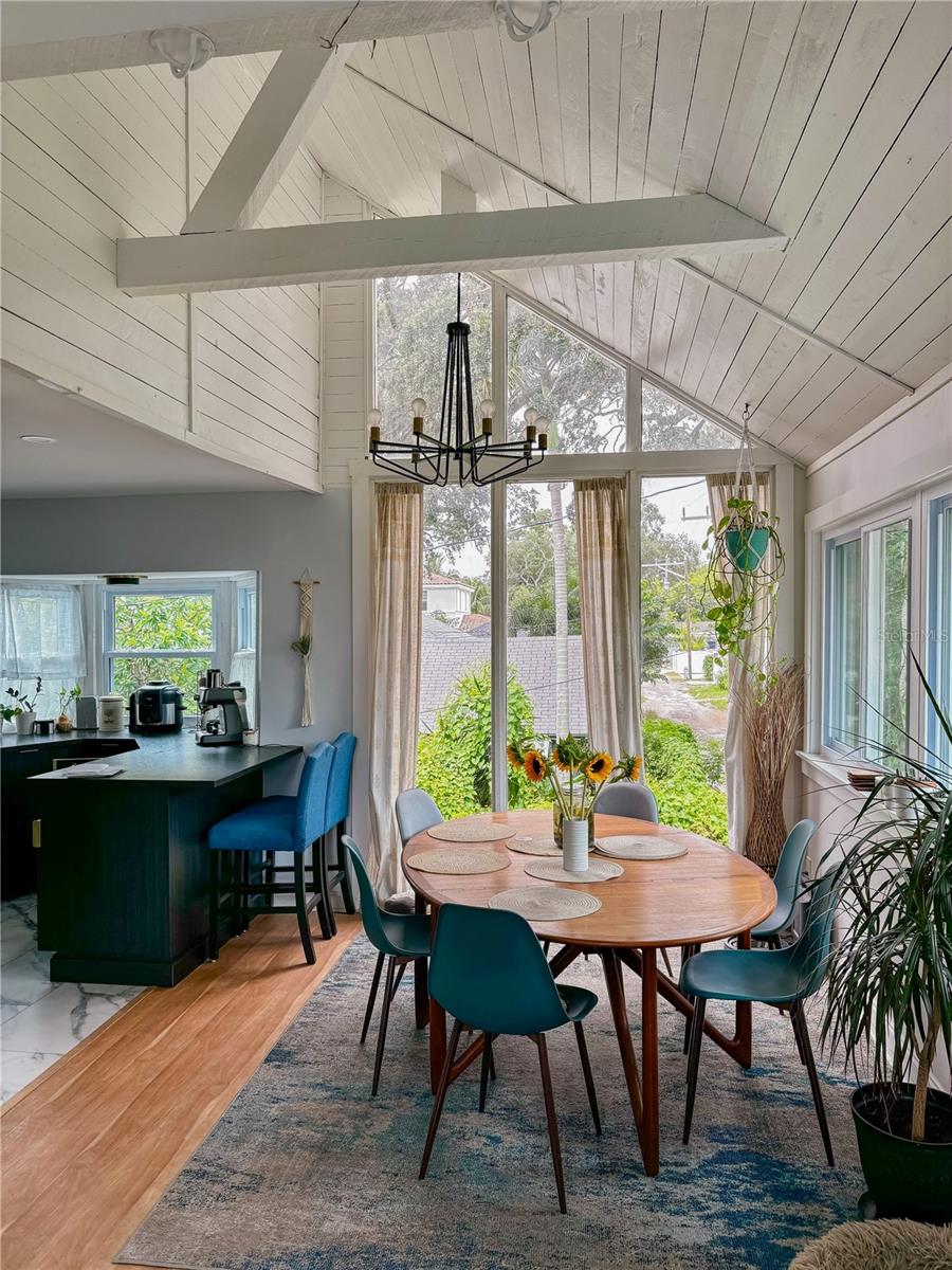 St Petersburg, Florida, 33705, United States, 6 Bedrooms Bedrooms, ,4 BathroomsBathrooms,Residential,Active,1986869