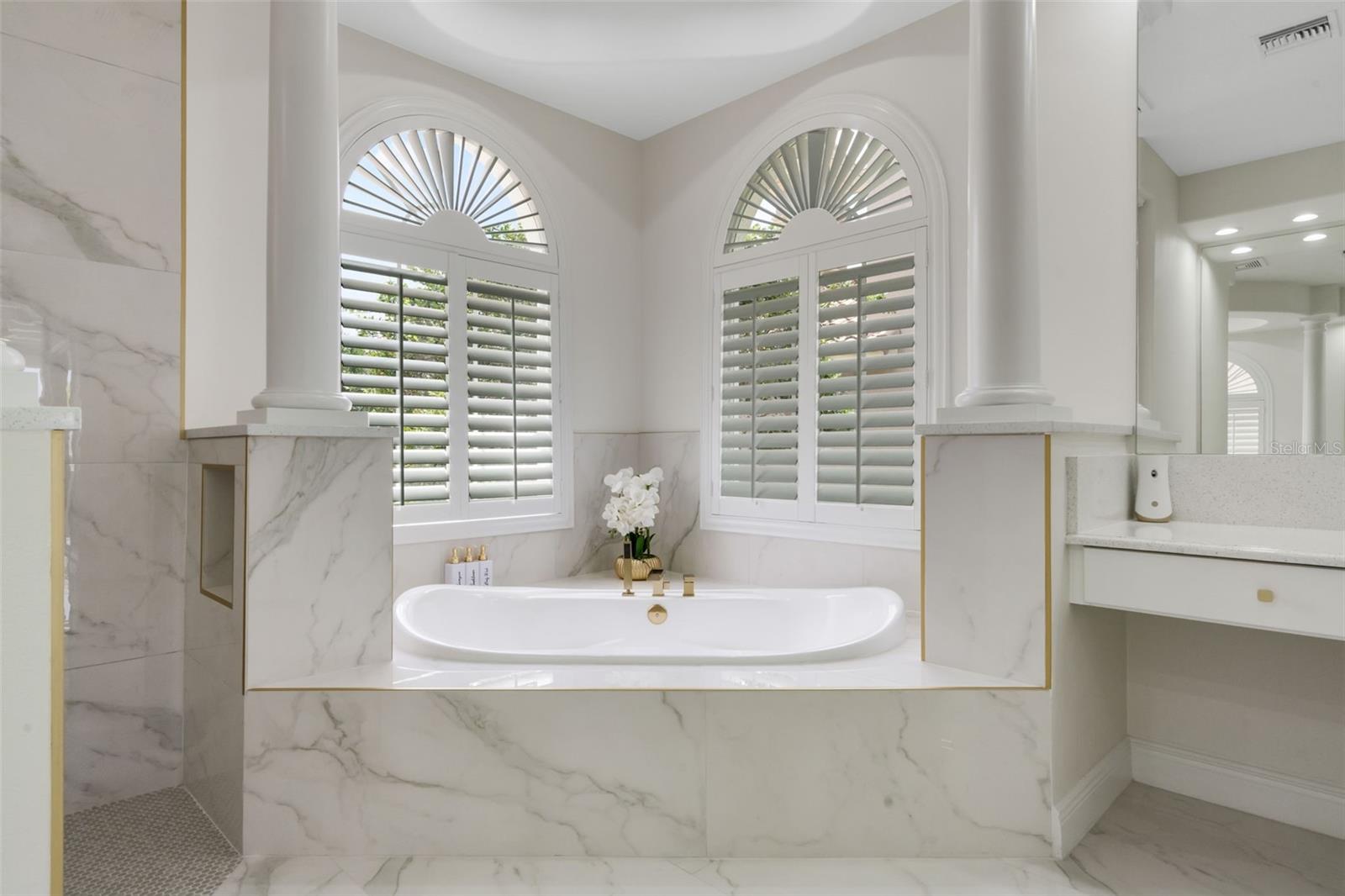 Davenport, Florida, 33837, United States, 5 Bedrooms Bedrooms, ,4 BathroomsBathrooms,Residential,Active,1963263