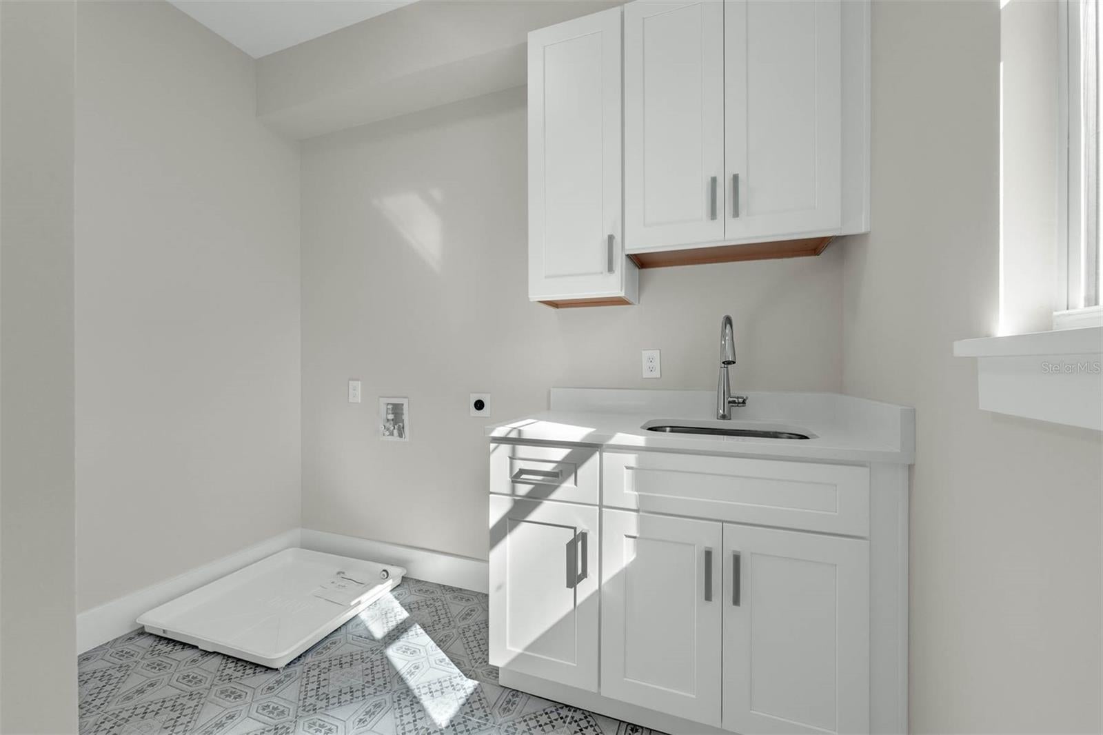 Orlando, Florida, 32804, United States, 5 Bedrooms Bedrooms, ,4 BathroomsBathrooms,Residential,Active,1702896