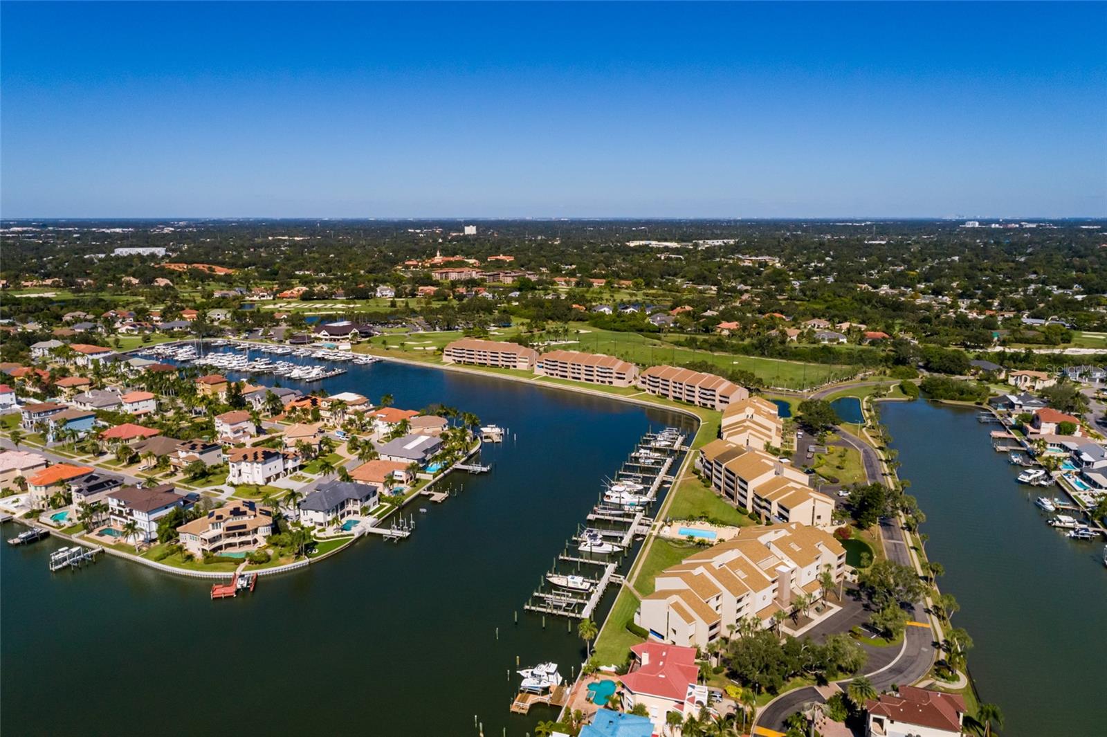 St Petersburg, Florida, 33707, United States, 4 Bedrooms Bedrooms, ,5 BathroomsBathrooms,Residential,Active,1985578