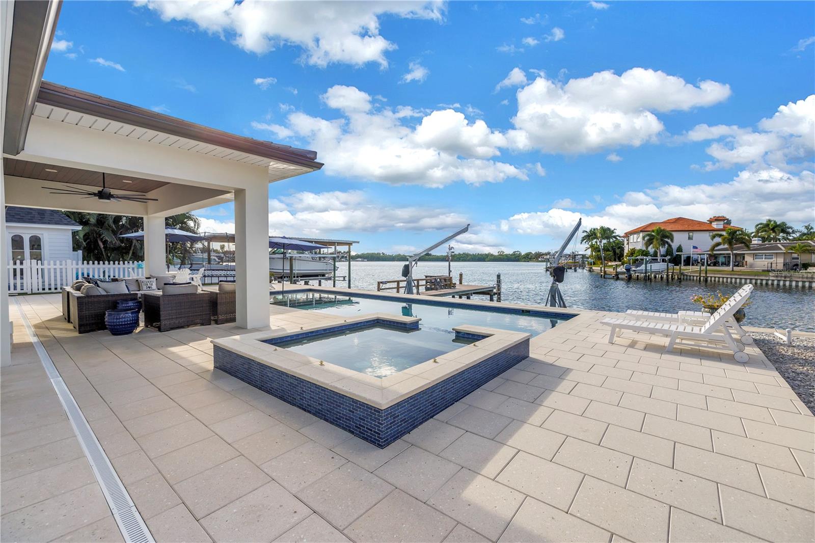 St Petersburg, Florida, 33704, United States, 4 Bedrooms Bedrooms, ,3 BathroomsBathrooms,Residential,Active,2009411