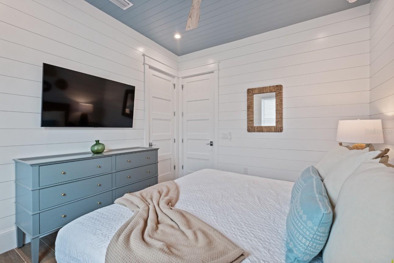 Anna Maria, Florida, 34216, United States, 6 Bedrooms Bedrooms, ,7 BathroomsBathrooms,Residential,Active,1988729