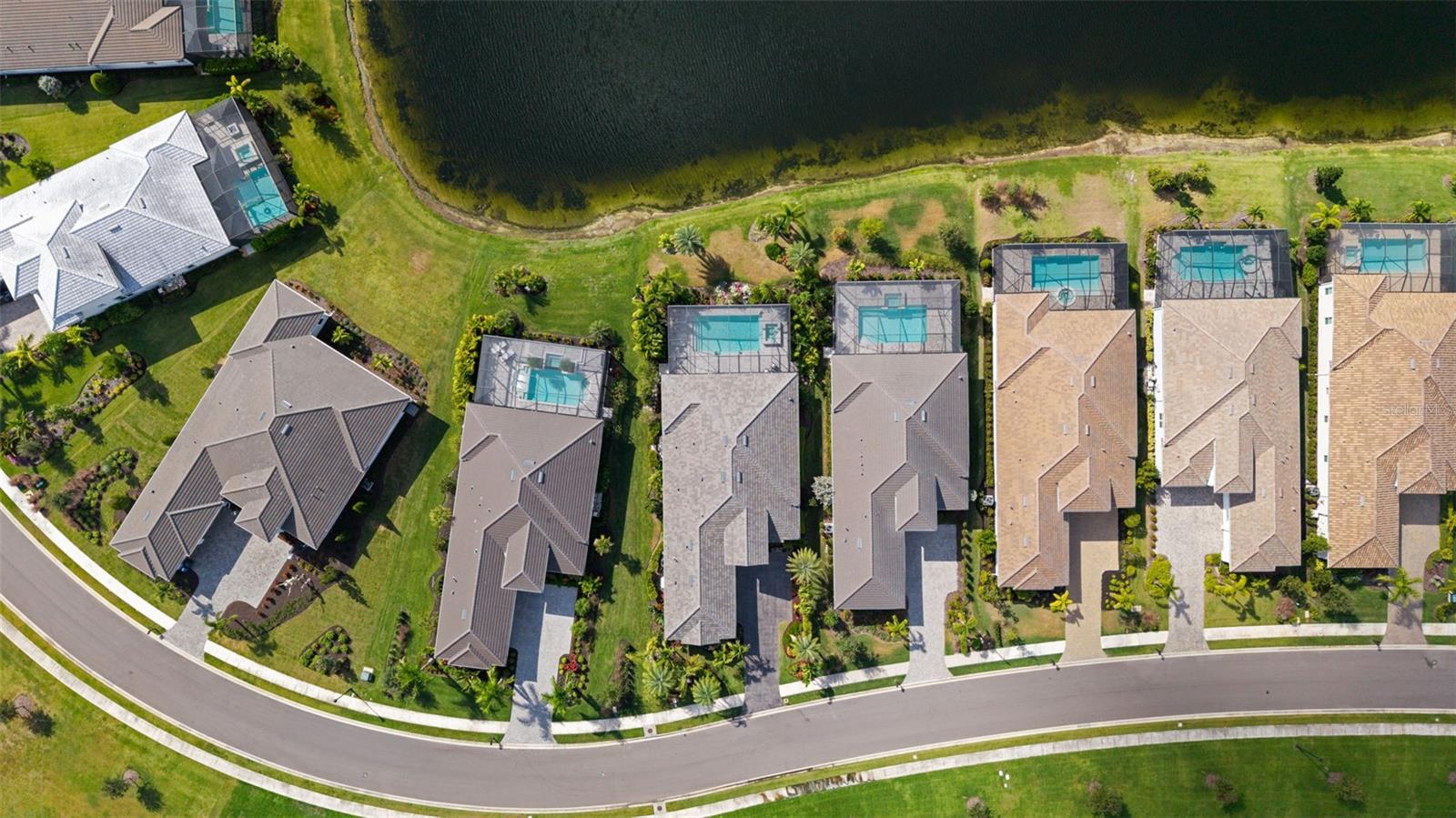 Bradenton, Florida, 34202, United States, 3 Bedrooms Bedrooms, ,4 BathroomsBathrooms,Residential,Active,1987272