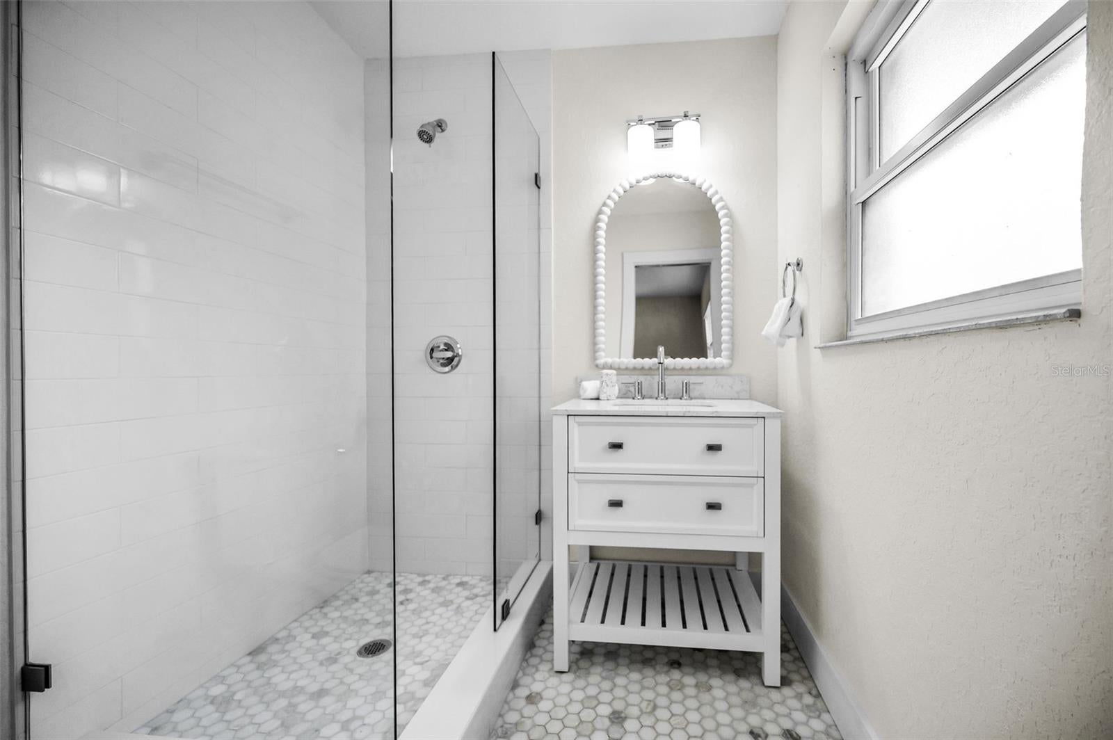 Tampa, Florida, 33609, United States, 4 Bedrooms Bedrooms, ,4 BathroomsBathrooms,Residential,Active,1880304