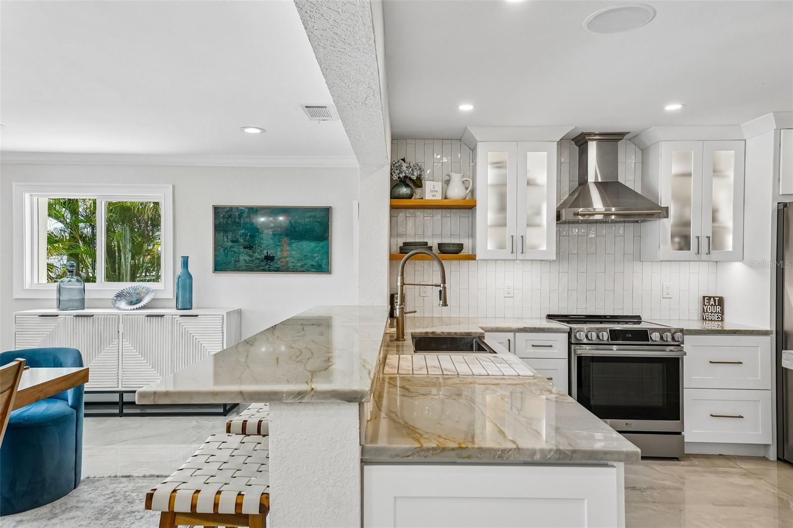 St Petersburg, Florida, 33703, United States, 5 Bedrooms Bedrooms, ,3 BathroomsBathrooms,Residential,Active,2051998