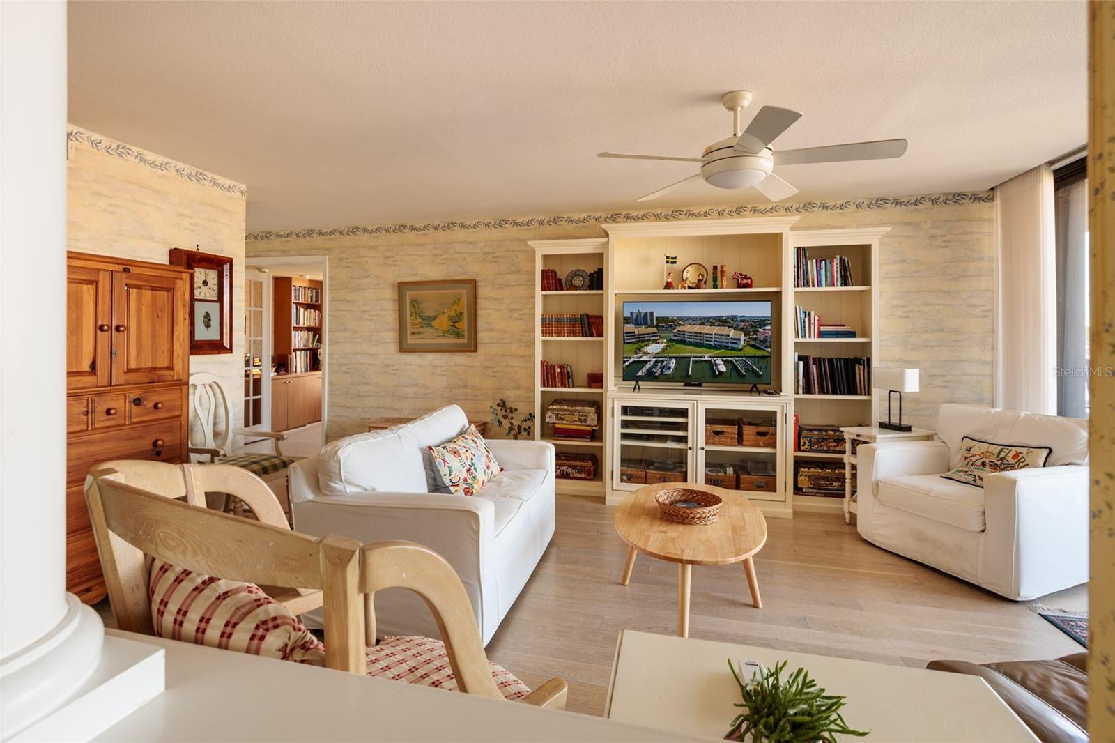 St Petersburg, Florida, 33707, United States, 4 Bedrooms Bedrooms, ,5 BathroomsBathrooms,Residential,Active,1985578