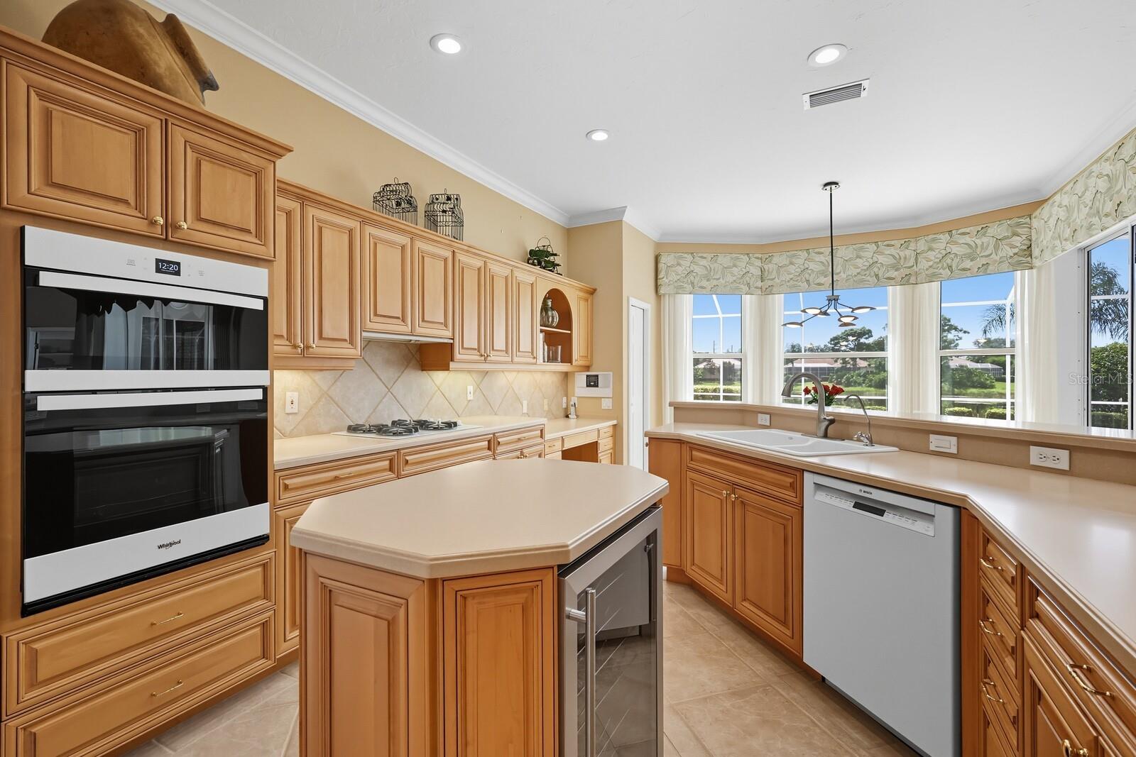 University Park, Florida, 34201, United States, 3 Bedrooms Bedrooms, ,3 BathroomsBathrooms,Residential,Active,1953644