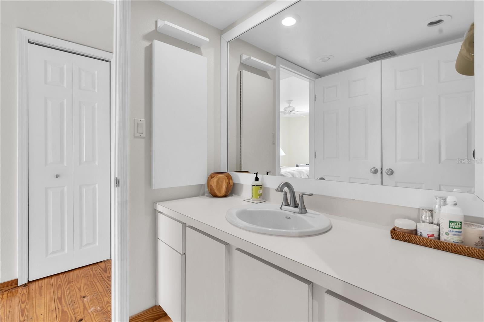 St Pete Beach, Florida, 33706, United States, 2 Bedrooms Bedrooms, ,2 BathroomsBathrooms,Residential,Active,2010538