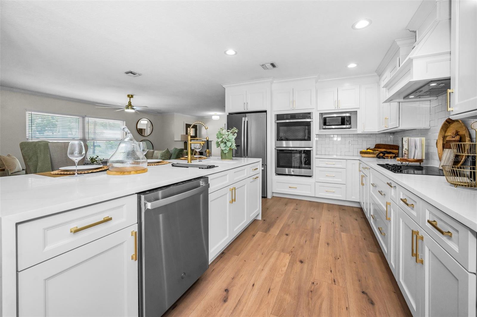 Tampa, Florida, 33609, United States, 4 Bedrooms Bedrooms, ,4 BathroomsBathrooms,Residential,Active,1880304