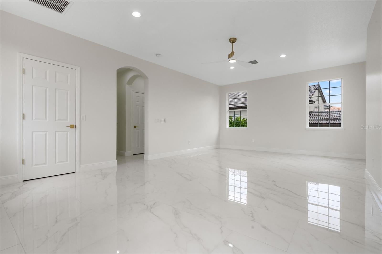 Davenport, Florida, 33837, United States, 5 Bedrooms Bedrooms, ,4 BathroomsBathrooms,Residential,Active,1963263