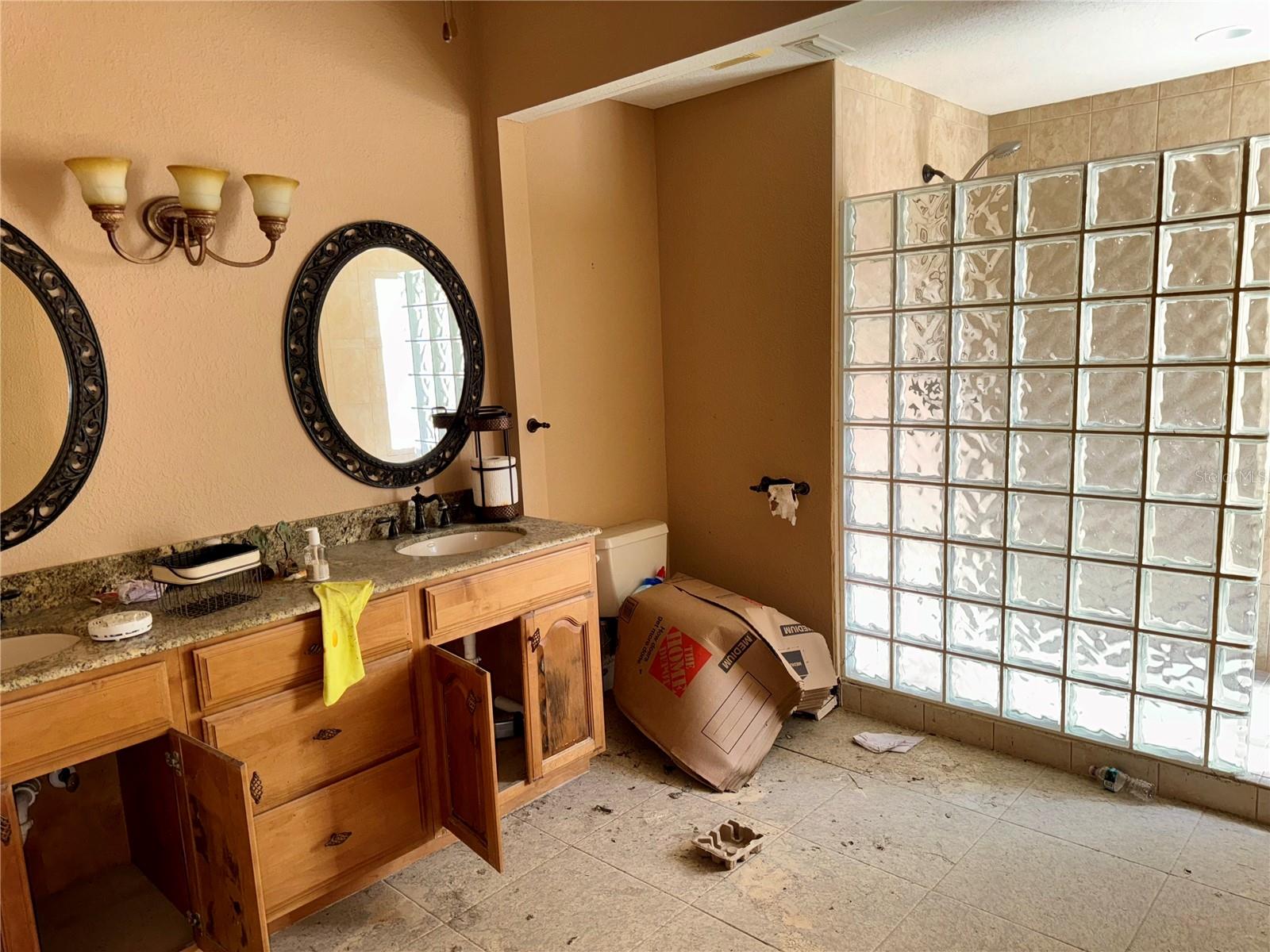 Redington Beach, Florida, 33708, United States, 3 Bedrooms Bedrooms, ,2 BathroomsBathrooms,Residential,Active,1704047