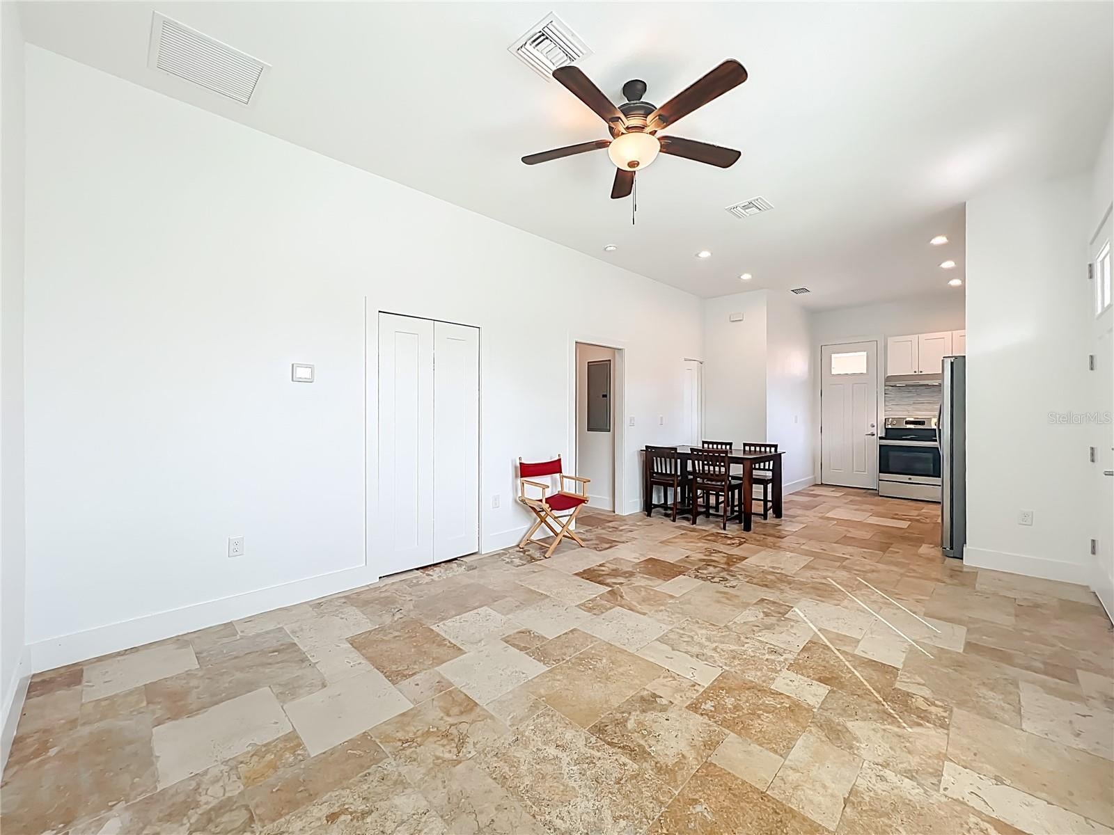 Dunnellon, Florida, 34432, United States, 5 Bedrooms Bedrooms, ,4 BathroomsBathrooms,Residential,Active,2012479