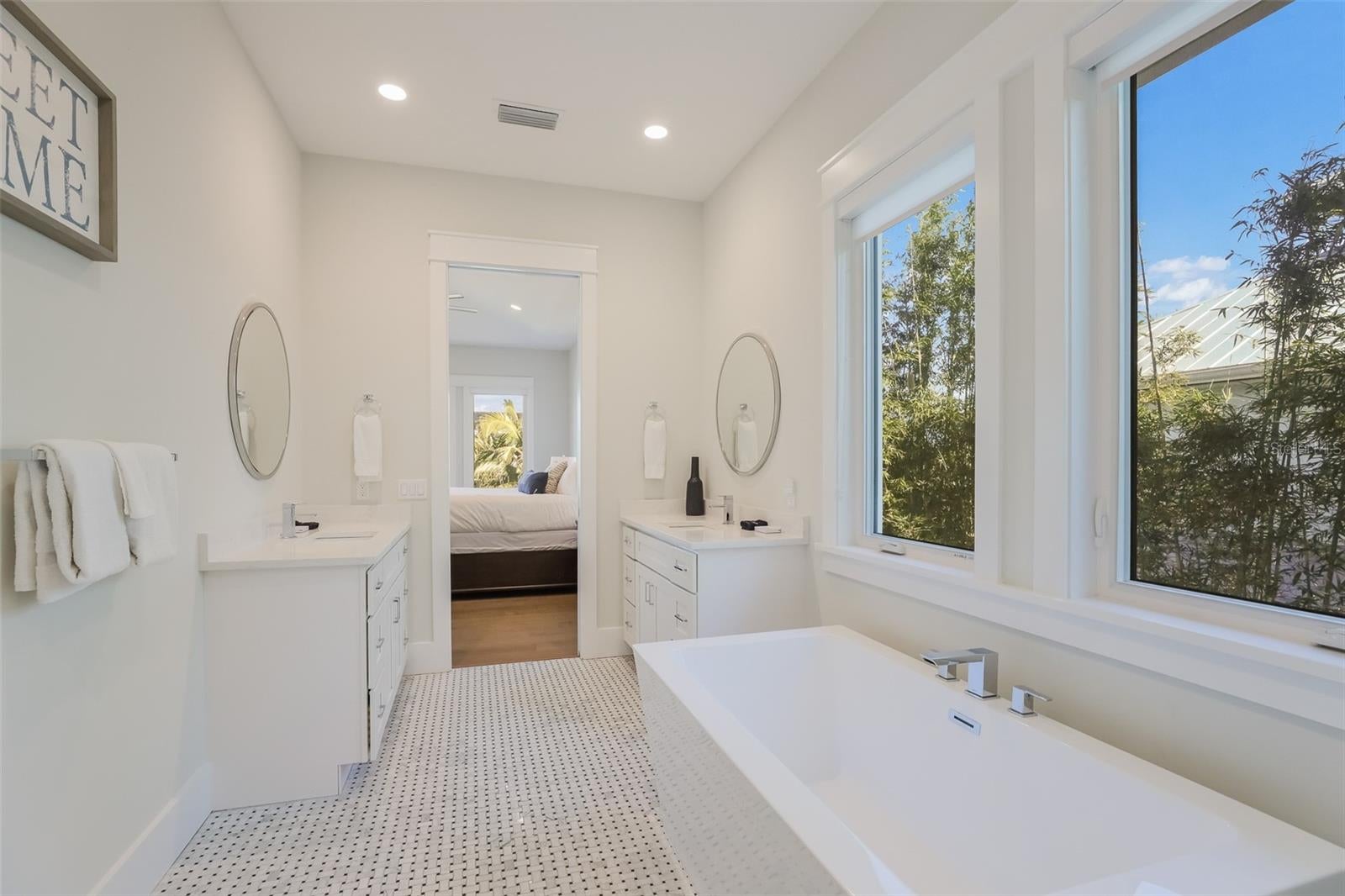 Anna Maria, Florida, 34216, United States, 4 Bedrooms Bedrooms, ,5 BathroomsBathrooms,Residential,Active,2009371