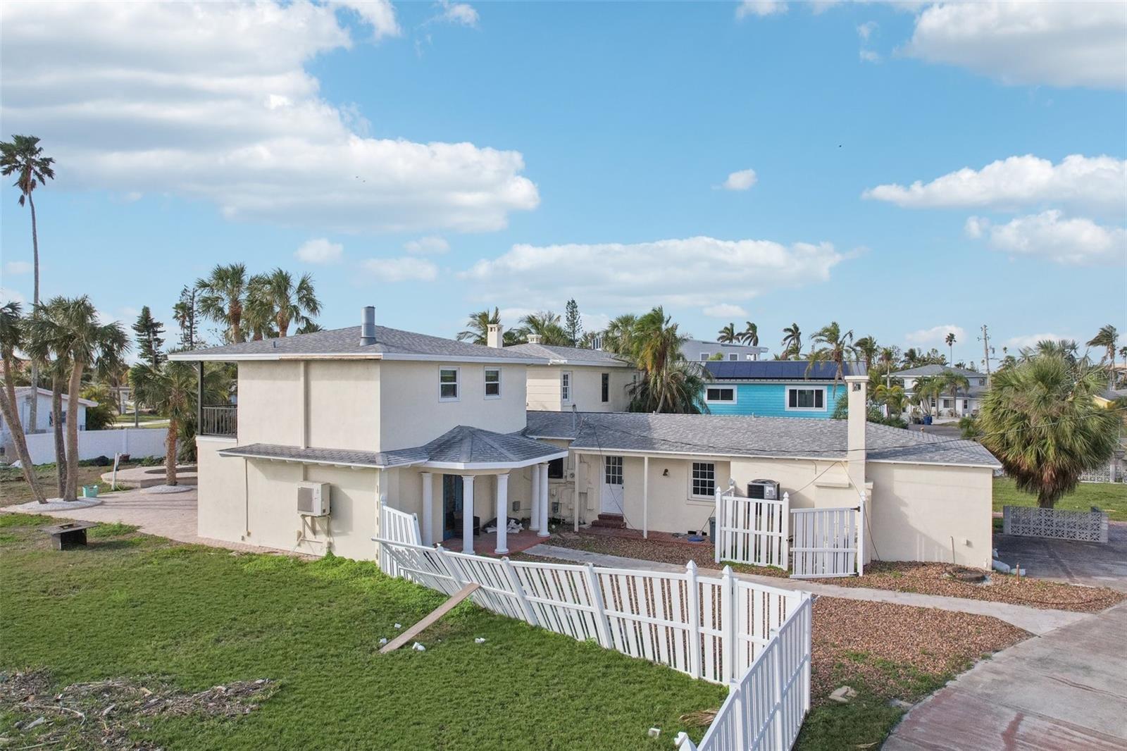 Redington Beach, Florida, 33708, United States, ,4 BathroomsBathrooms,Residential,Active,1703471