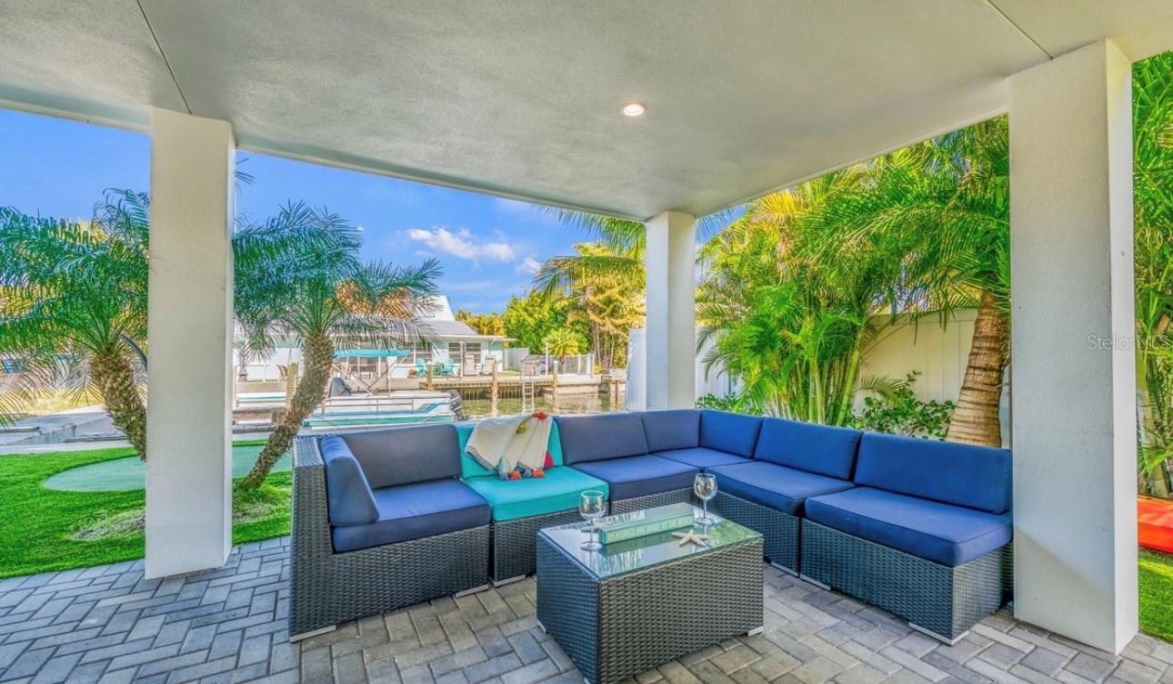 Bradenton Beach, Florida, 34217, United States, 7 Bedrooms Bedrooms, ,8 BathroomsBathrooms,Residential,Active,1988487