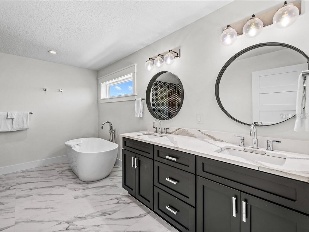 Sarasota, Florida, 34236, United States, 8 Bedrooms Bedrooms, ,10 BathroomsBathrooms,Residential,Active,2044131