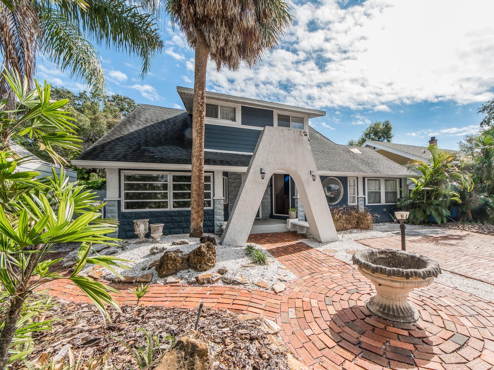 St Petersburg, Florida, 33705, United States, 6 Bedrooms Bedrooms, ,4 BathroomsBathrooms,Residential,Active,1986869