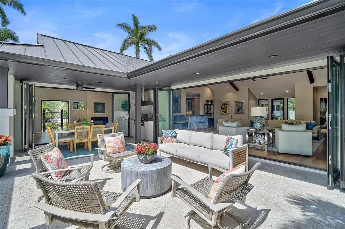 Sarasota, Florida, 34236, United States, 2 Bedrooms Bedrooms, ,4 BathroomsBathrooms,Residential,Active,2044994