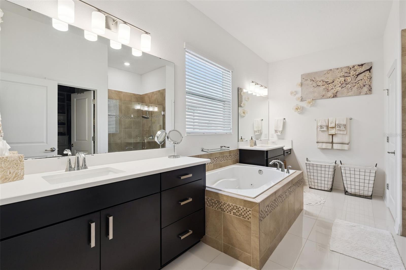 Oviedo, Florida, 32765, United States, 7 Bedrooms Bedrooms, ,4 BathroomsBathrooms,Residential,Active,1987230