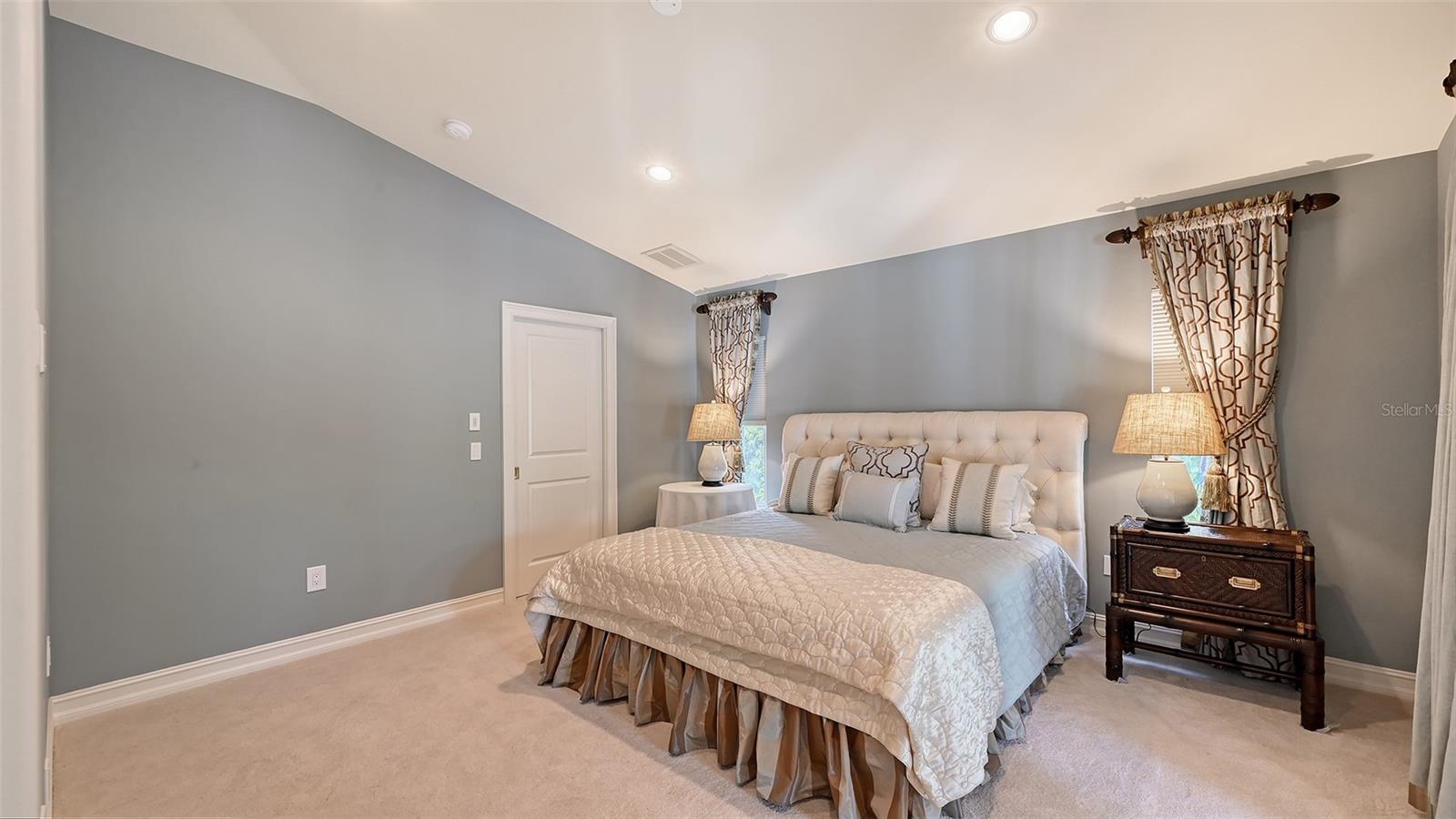 Longboat Key, Florida, 34228, United States, 4 Bedrooms Bedrooms, ,4 BathroomsBathrooms,Residential,Active,1926682