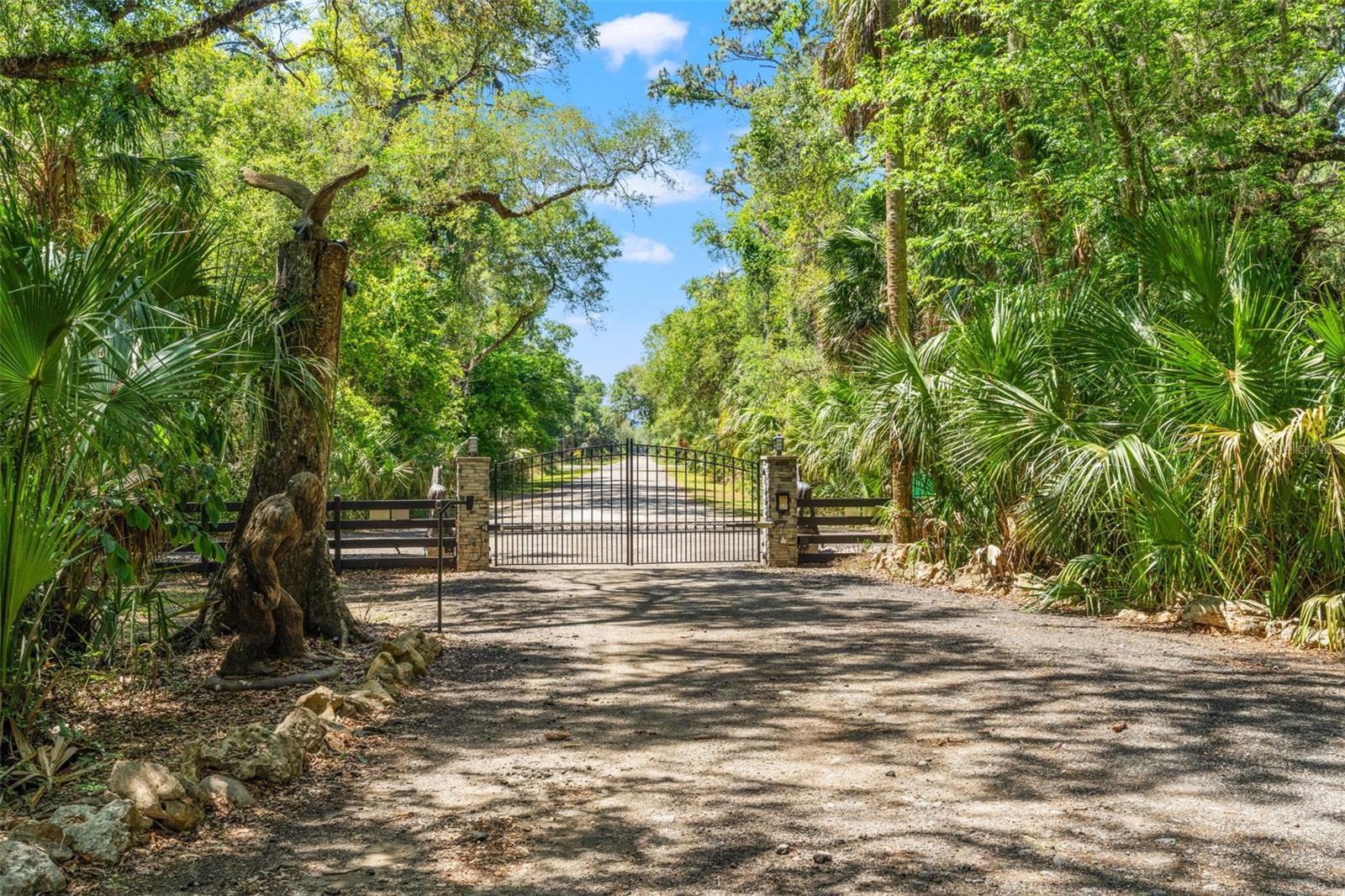 Crystal River, Florida, 34428, United States, 3 Bedrooms Bedrooms, ,3 BathroomsBathrooms,Residential,Active,2045556