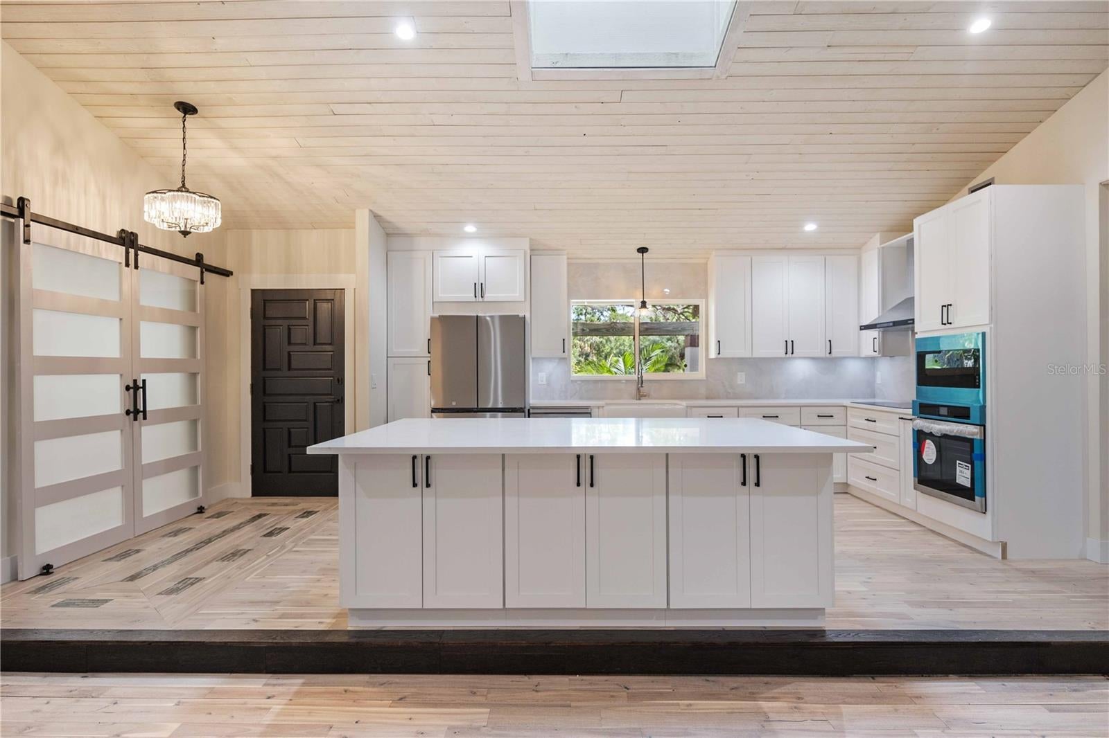 Sarasota, Florida, 34232, United States, 5 Bedrooms Bedrooms, ,3 BathroomsBathrooms,Residential,Active,1781510