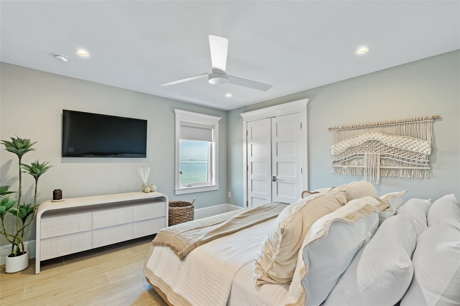 Anna Maria, Florida, 34216, United States, 7 Bedrooms Bedrooms, ,8 BathroomsBathrooms,Residential,Active,1892423