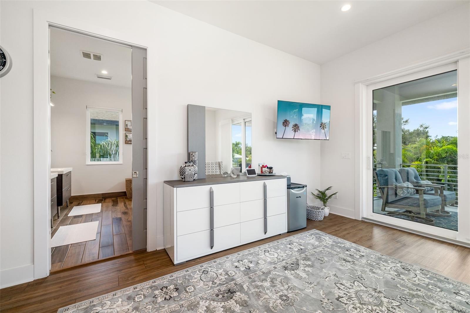 Sarasota, Florida, 34231, United States, 4 Bedrooms Bedrooms, ,3 BathroomsBathrooms,Residential,Active,1922484