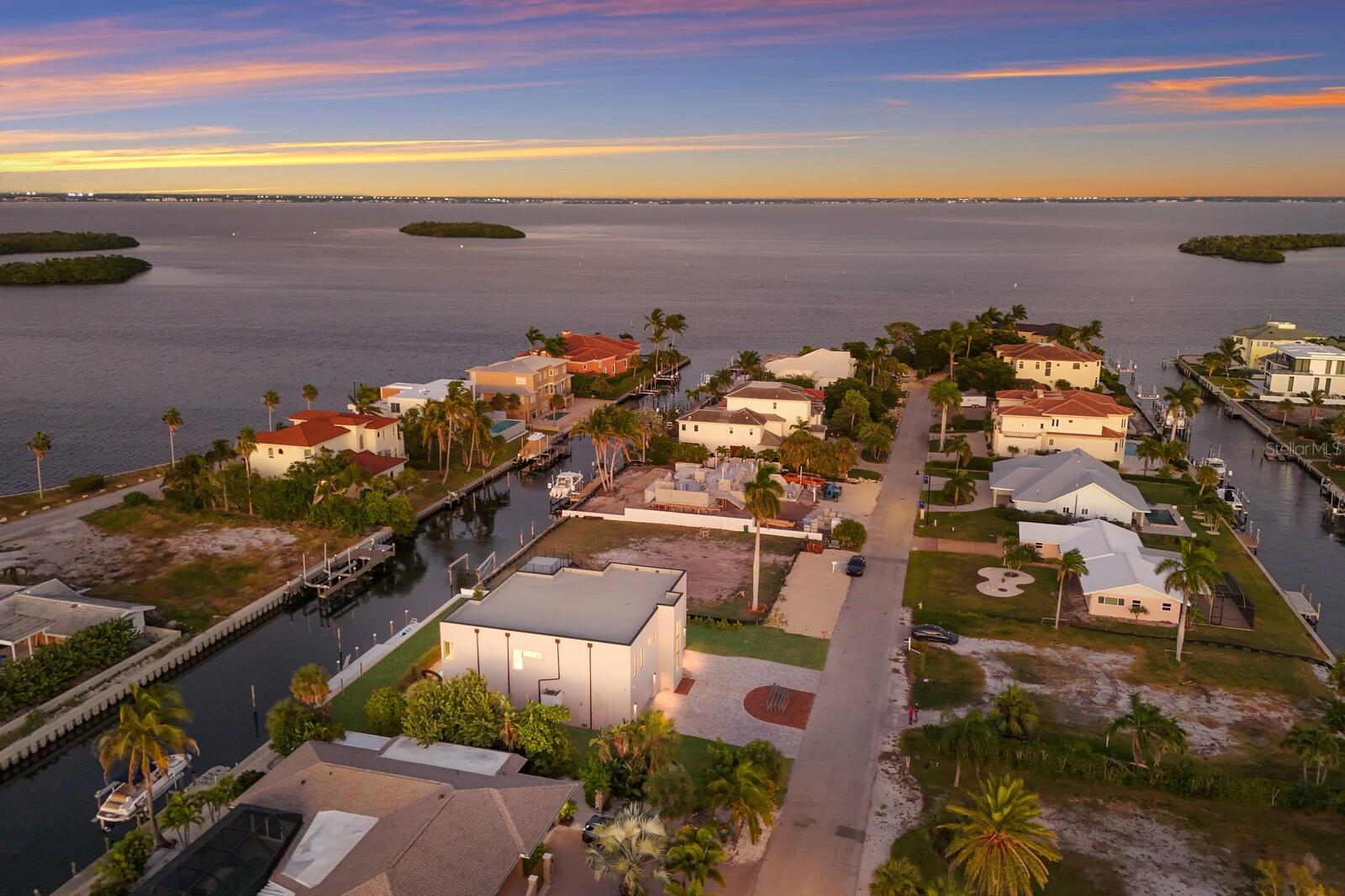 Longboat Key, Florida, 34228, United States, 3 Bedrooms Bedrooms, ,4 BathroomsBathrooms,Residential,Active,1987209