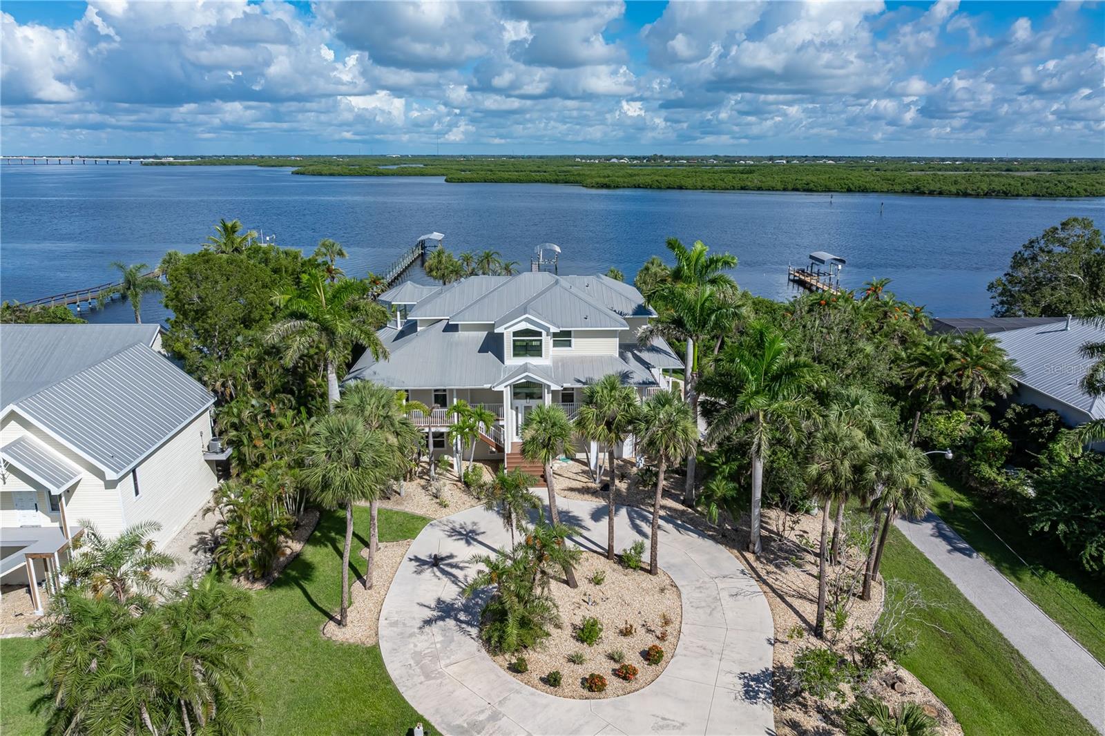 Punta Gorda, Florida, 33982, United States, 5 Bedrooms Bedrooms, ,4 BathroomsBathrooms,Residential,Active,1905353