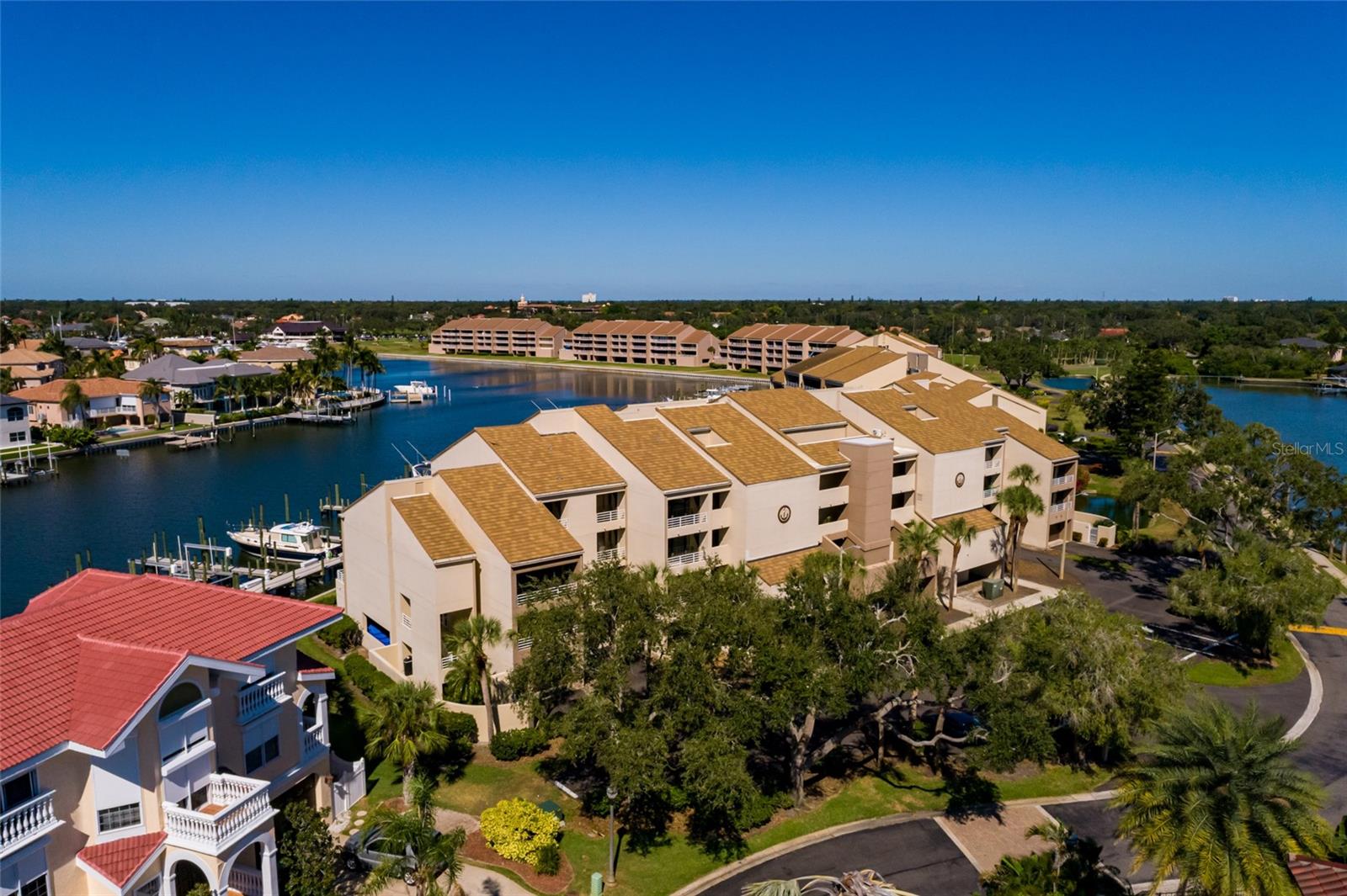 St Petersburg, Florida, 33707, United States, 4 Bedrooms Bedrooms, ,5 BathroomsBathrooms,Residential,Active,1985578