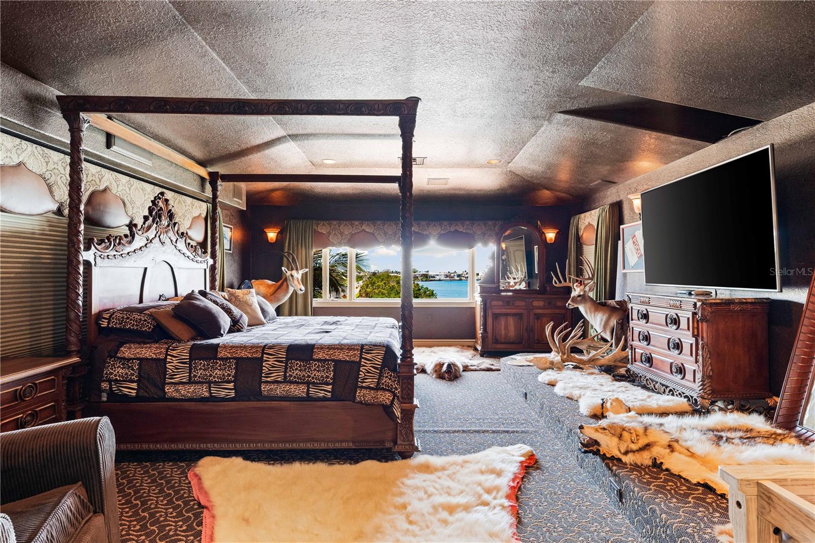 Sarasota, Florida, 34236, United States, 5 Bedrooms Bedrooms, ,6 BathroomsBathrooms,Residential,Active,1834475